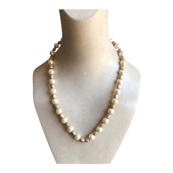 Handmade Vintage Inspired Faux Pearls And Gold Gemstones Hook Closure Necklace - Picture 2 of 9